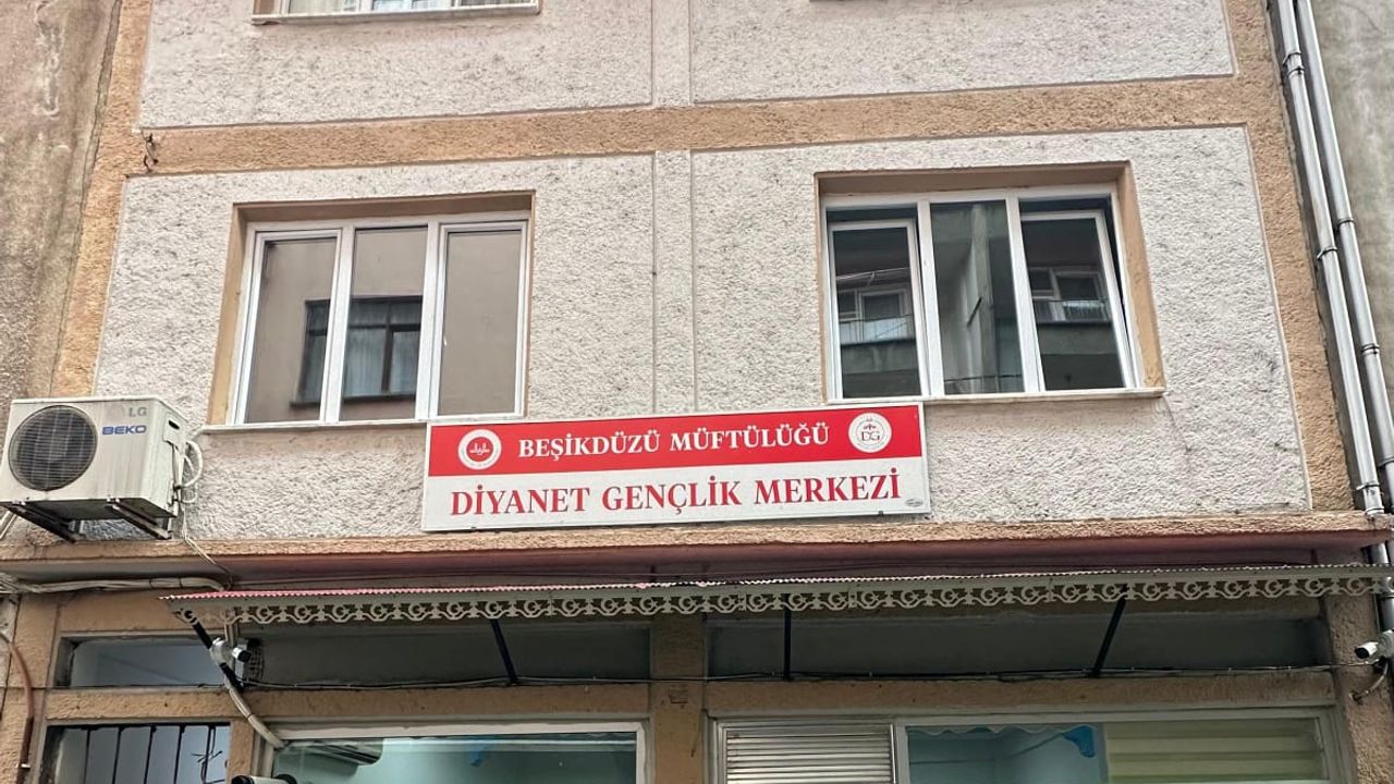 Beşikdüzü Müftülük Gençlik Merkezi göz kamaştırıyor