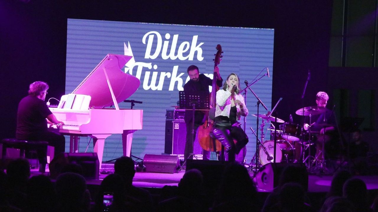 Bursa'da ‘Caz Pazarı’ rüzgarı, Dilek Türkan ile esti