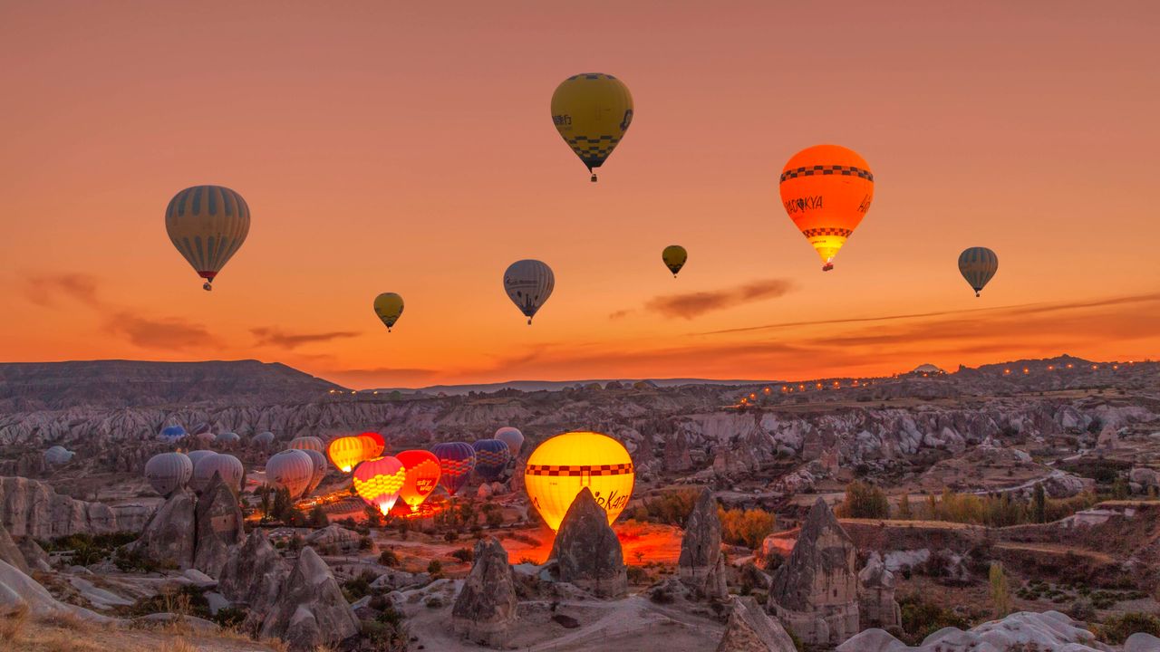 Kapadokya'da balonlar 13 gündür uçmuyor