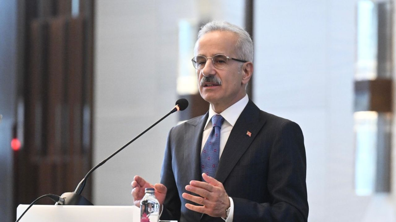 Bakan Uraloğlu açıkladı: Türkiye Şam Havalimanı'nı yeniliyor