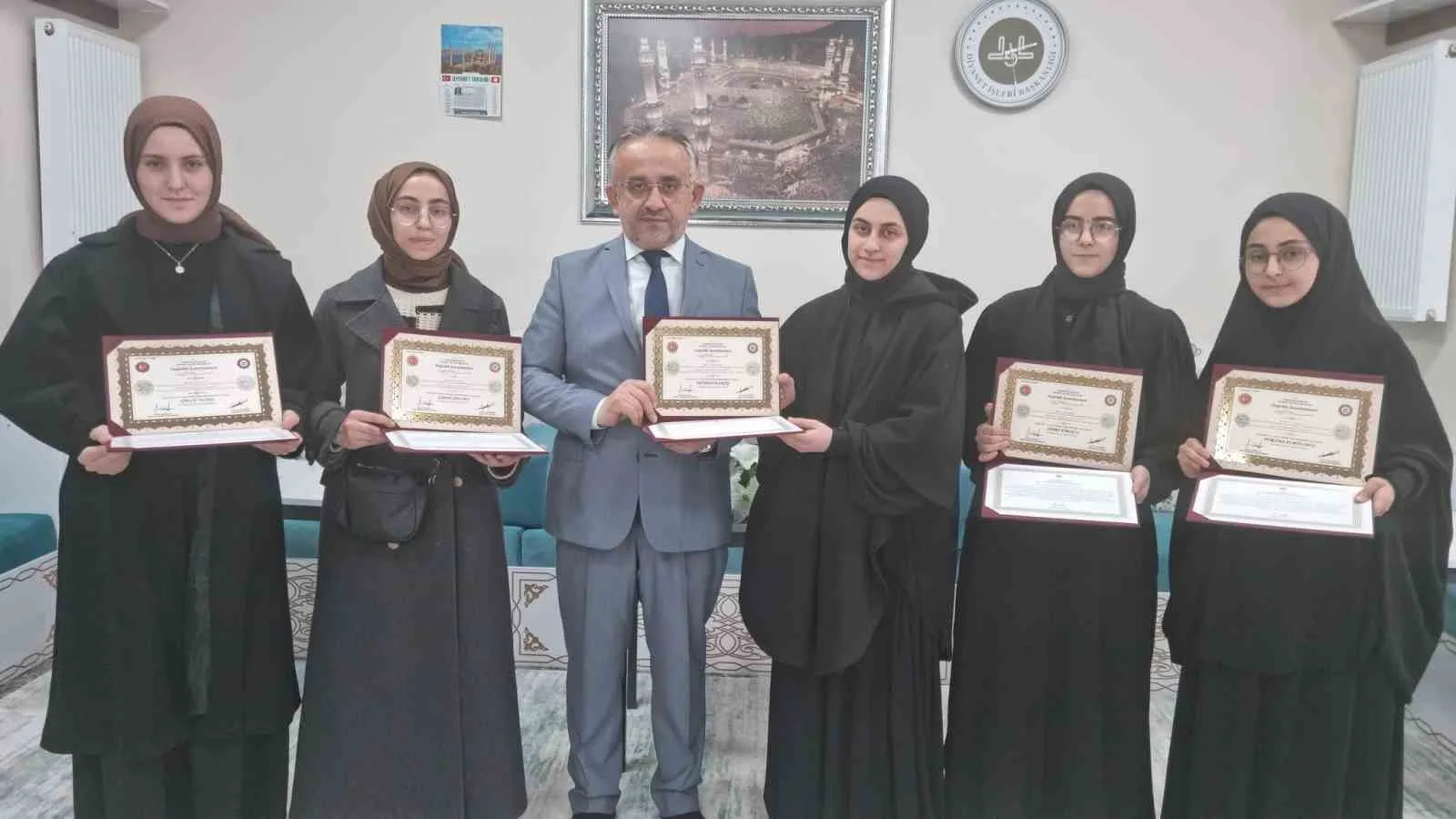 Bayburt İl Müftülüğü, Hafızlık Belge Takdim Töreni Düzenledi.