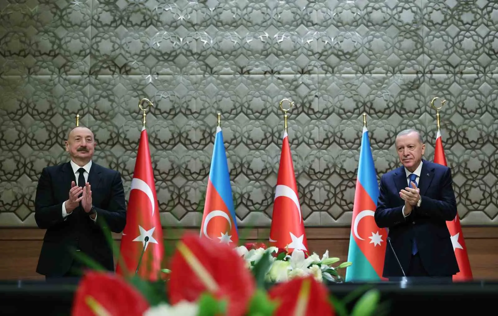 Erdoğan ve Aliyev, Iğdır-Nahçıvan doğal gaz boru hattını birlikte açtı.