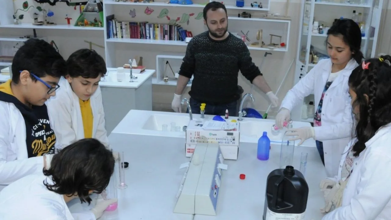 Öğretmenlerin Ders Saatlerine Yeni Düzenleme