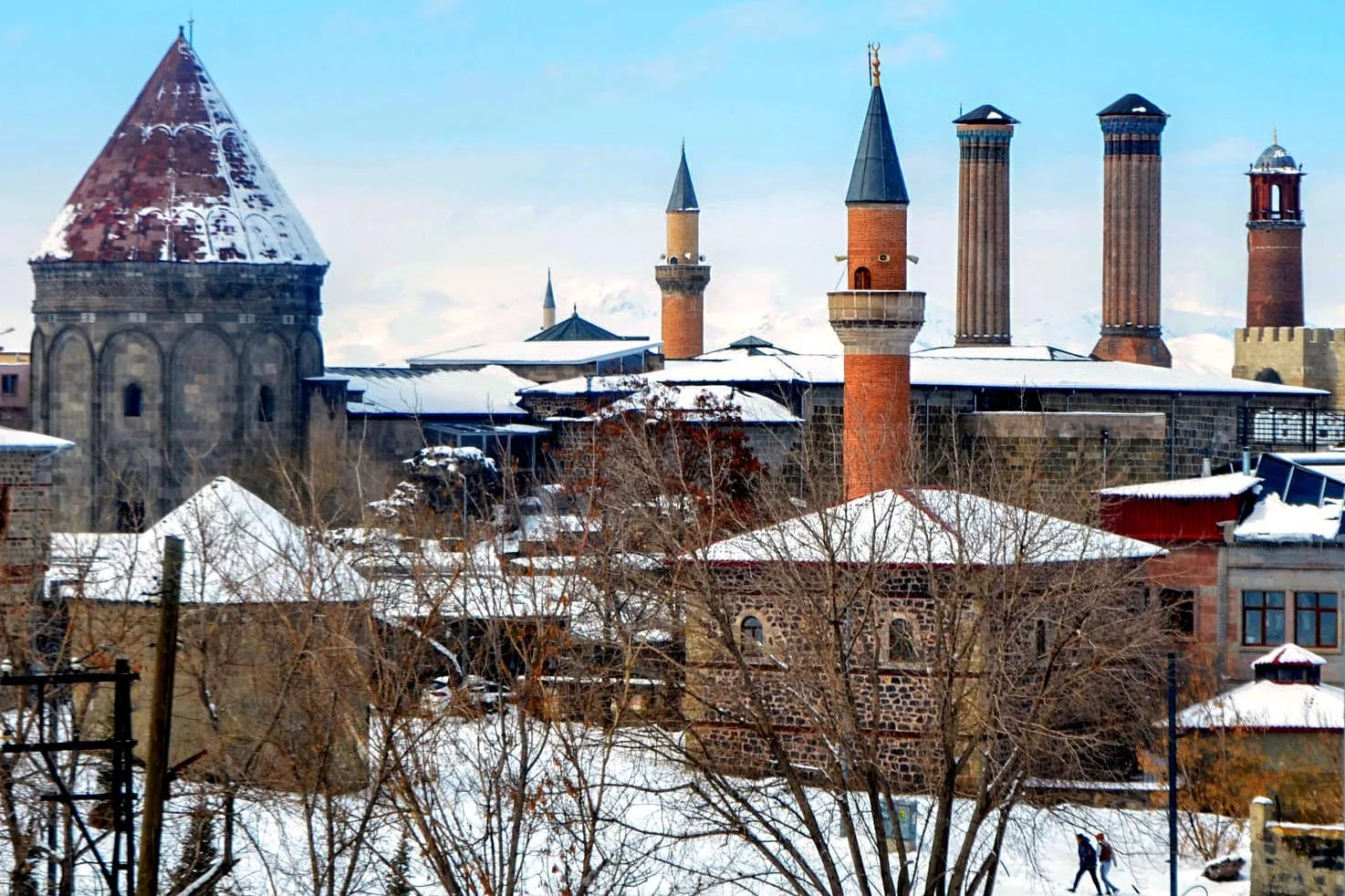ERZURUM’DA 2024 YILINDA DOĞAN BEBEKLERİN EN ÇOK TERCİH EDİLEN İSİMLERİ BELİRLENDİ