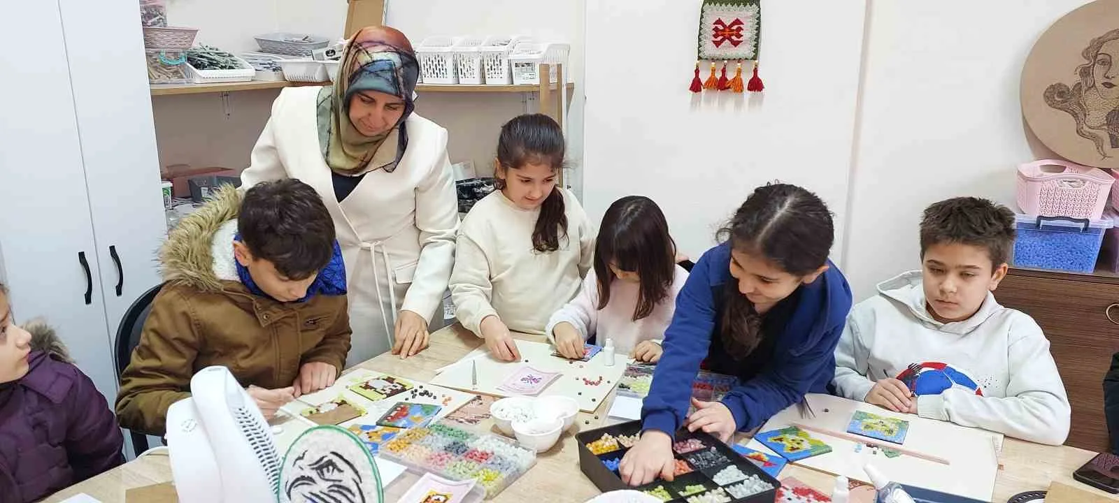 Rizeli Kadın Girişimci Mozaik Sanatıyla Çocuklara Sanatı Sevdirdi