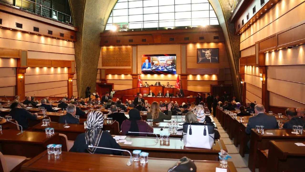 İBB Meclisi'nin olağanüstü toplantısı iptal edildi: Başkanvekilliği seçimi çarşamba günü