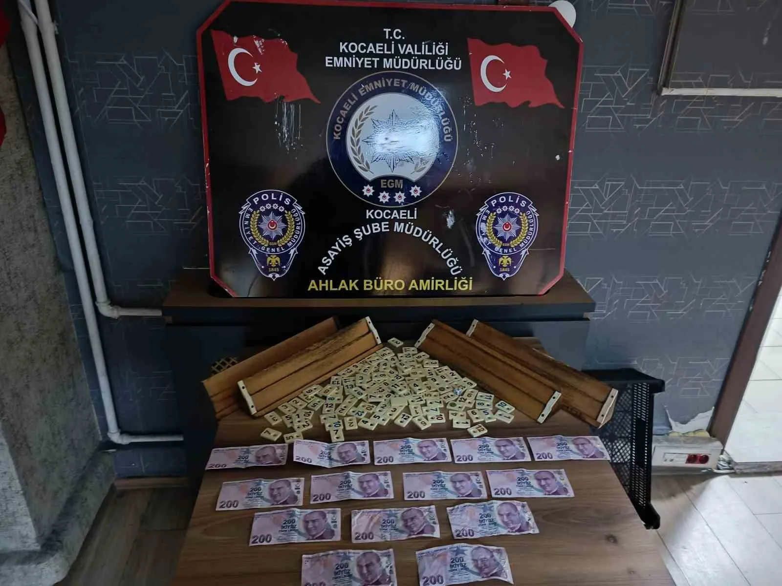 İzmit ve Kartepe’de Kumar Oynayanlara Toplam 110 Bin 964 TL Para Cezası