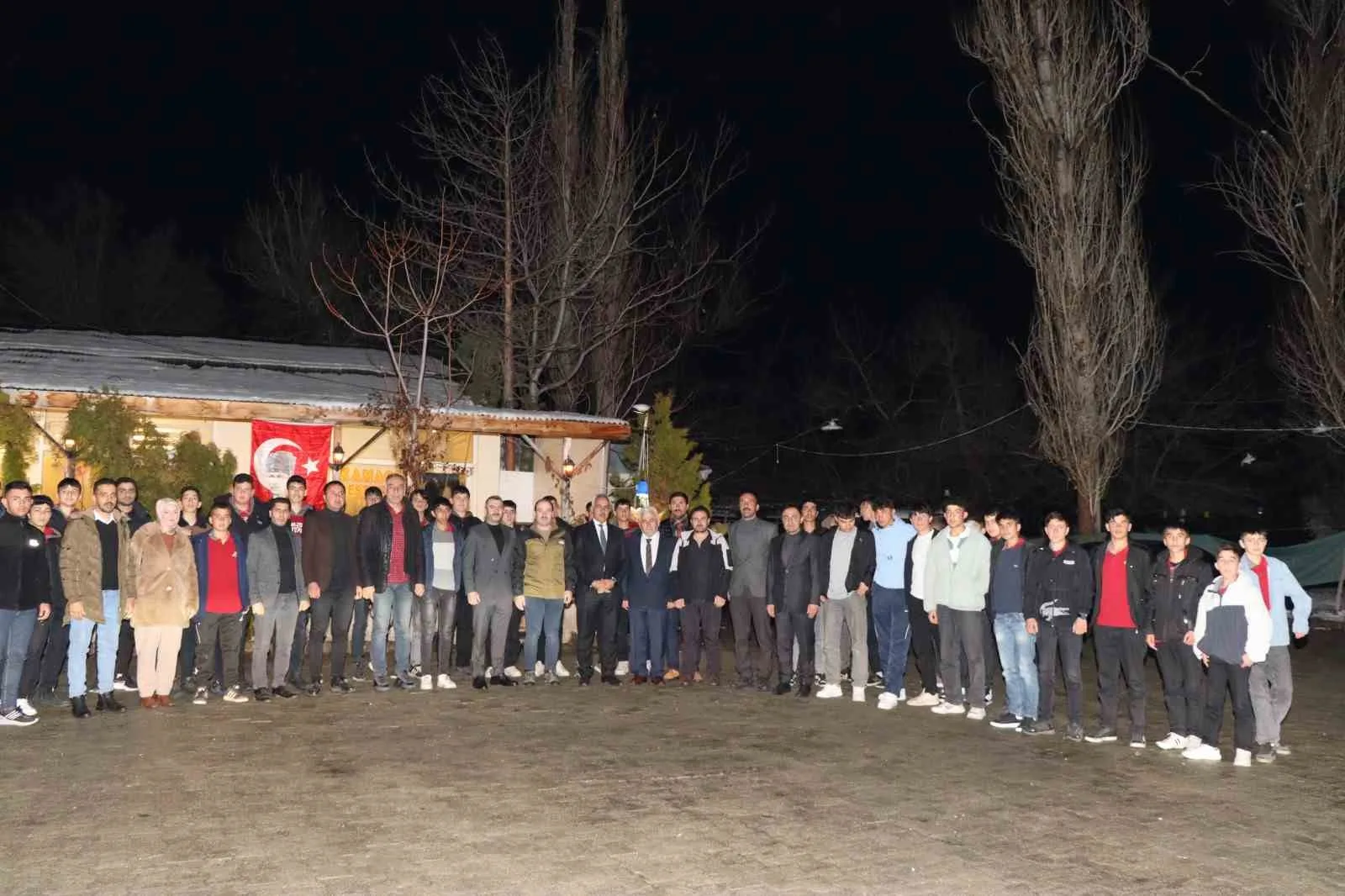 OLTU ORGANİZE SANAYİ BÖLGESİ FİRMALARI ÖĞRENCİLERE İFTAR YEMEĞİ VERDİ.