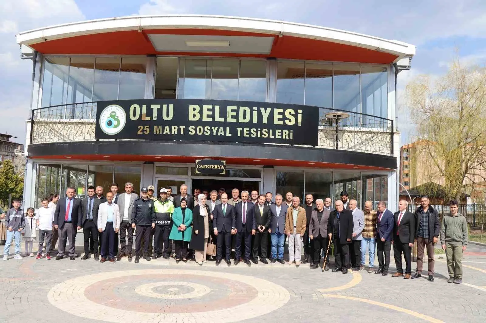 Erzurum’un Oltu ilçesinde bayram coşkusu yaşandı.