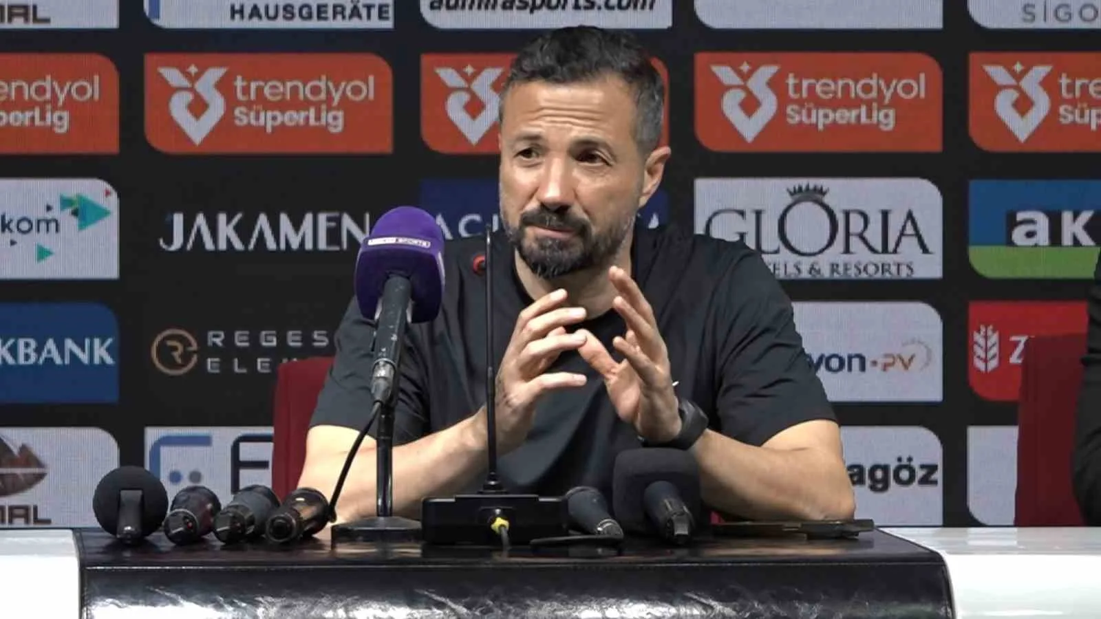 Çaykur Rizespor Teknik Sorumlusu Osman Demir’den galibiyet açıklaması: “Ortada sıkışmış grup içindeydik, şimdi nefes aldık!”
