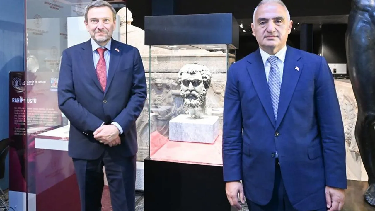 Septimius Severus’un başı Heykeli Anavatanında