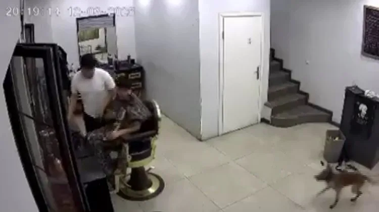 KOCAELİ’DE KUAFÖRDE KORKU DOLU ANLAR!