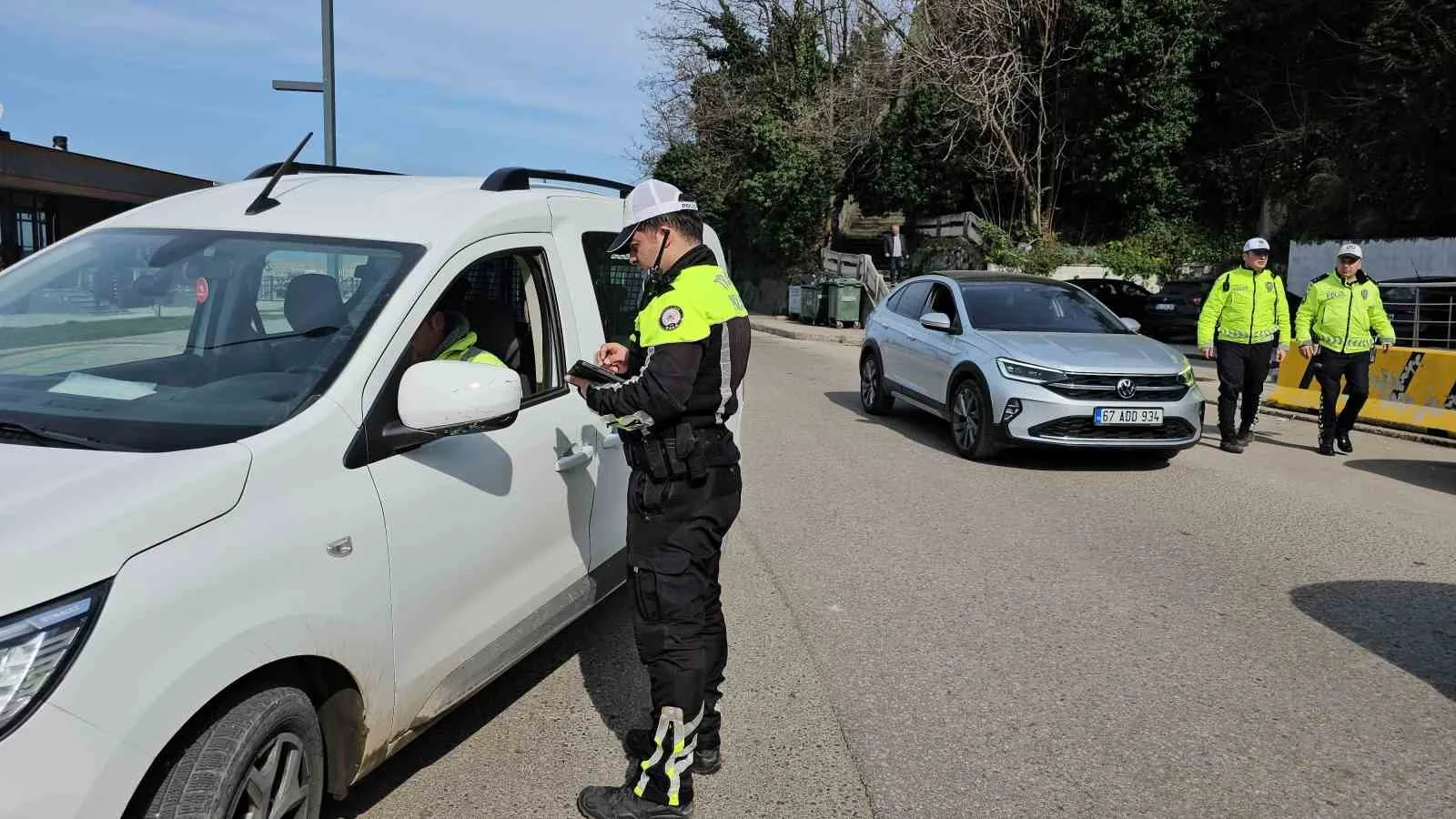 ZONGULDAK’TA TRAFİK DENETİMLERİ DEVAM EDİYOR