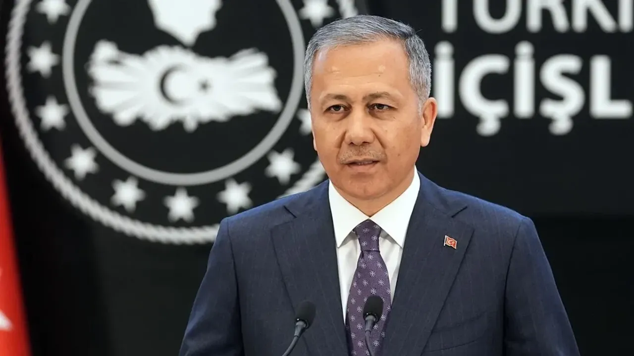 Ali Yerlikaya: Bayram tatilinin ilk altı gününde trafik kazalarında 57 vatandaşımız hayatını kaybetti