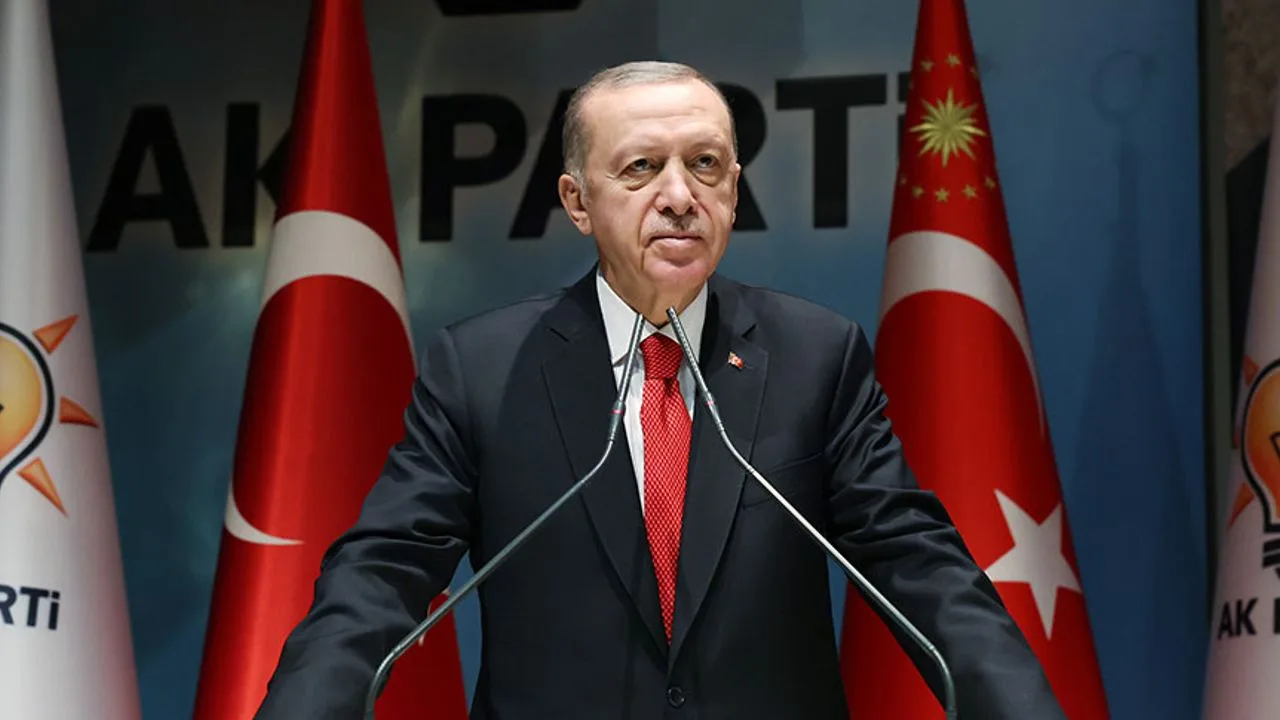 Erdoğan: Gençleri öne sürüp belediye binasına saklanan sizlersiniz