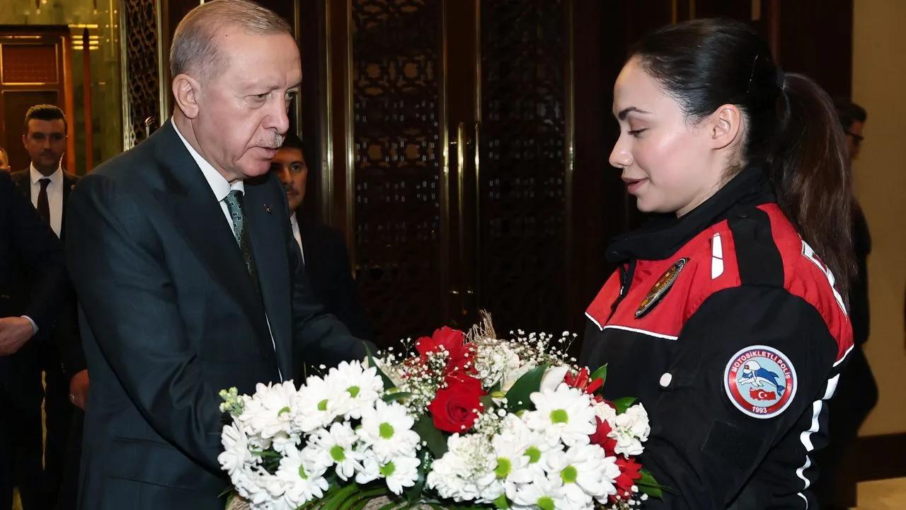 Cumhurbaşkanı Erdoğan Türk Polis Teşkilatı ile bir araya geldi