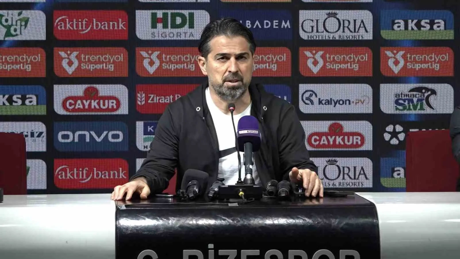 Çaykur Rizespor Teknik Direktörü İlhan Palut: “Beklemediğimiz bir yerdeyiz, başımız belada”