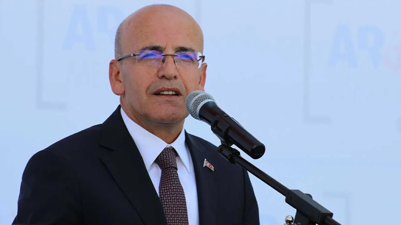 Bakan Şimşek'ten Özel'e yanıt: Daha seviyeli bir dil kullanmalı