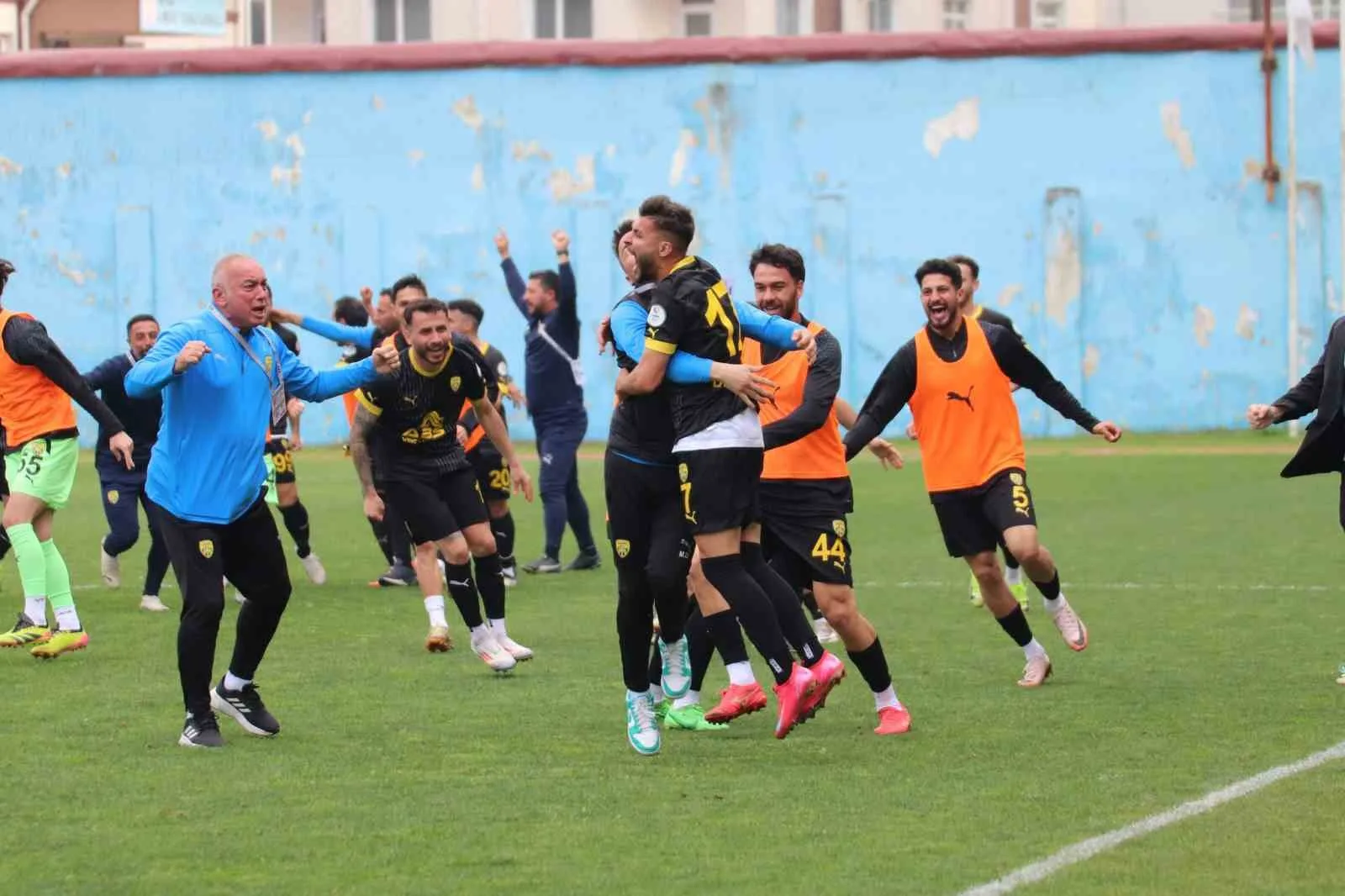 Pazarspor, Aliağa Futbol Kulübü’ne 0-1 mağlup oldu.