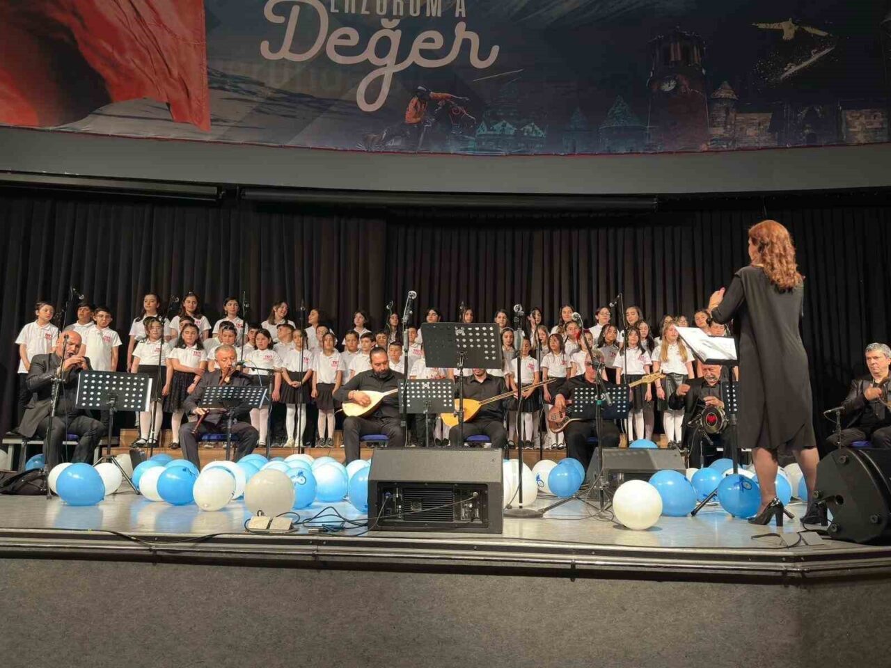 Çocuk korosundan muhteşem konser