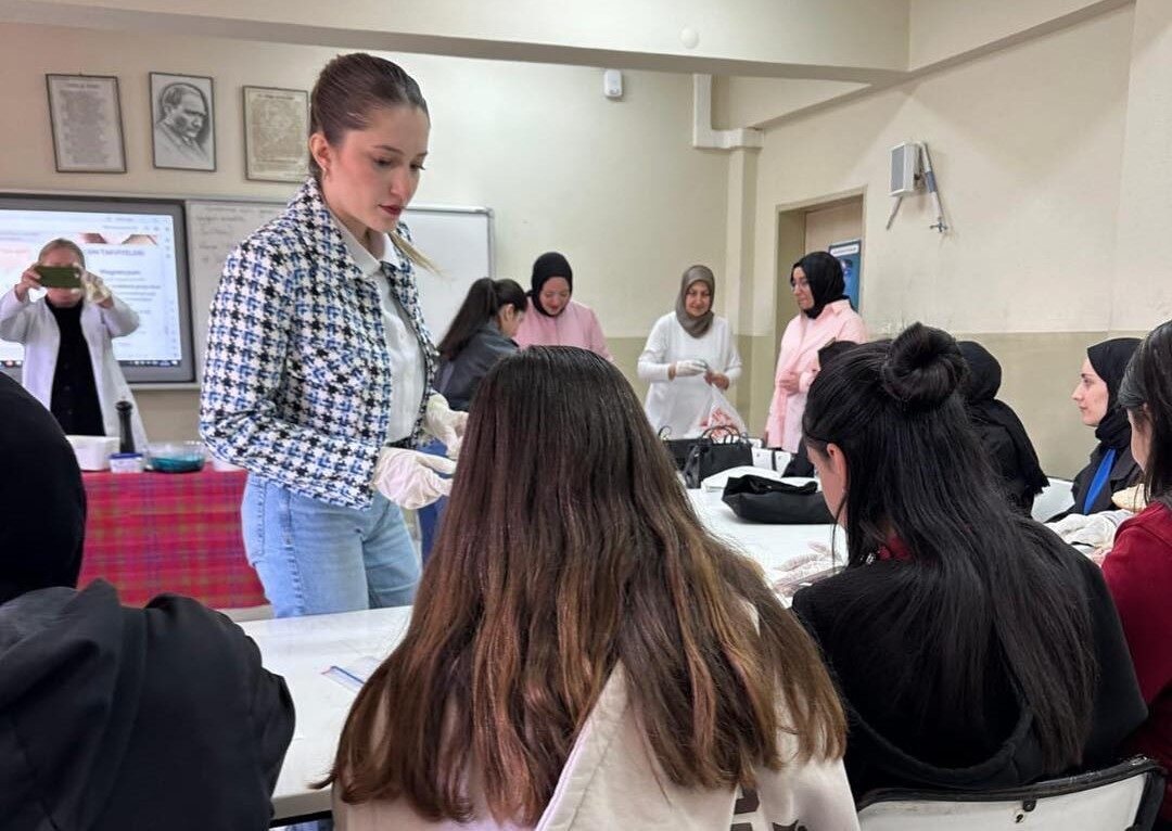 Öğrencilere sağlıklı beslenme eğitimi verildi