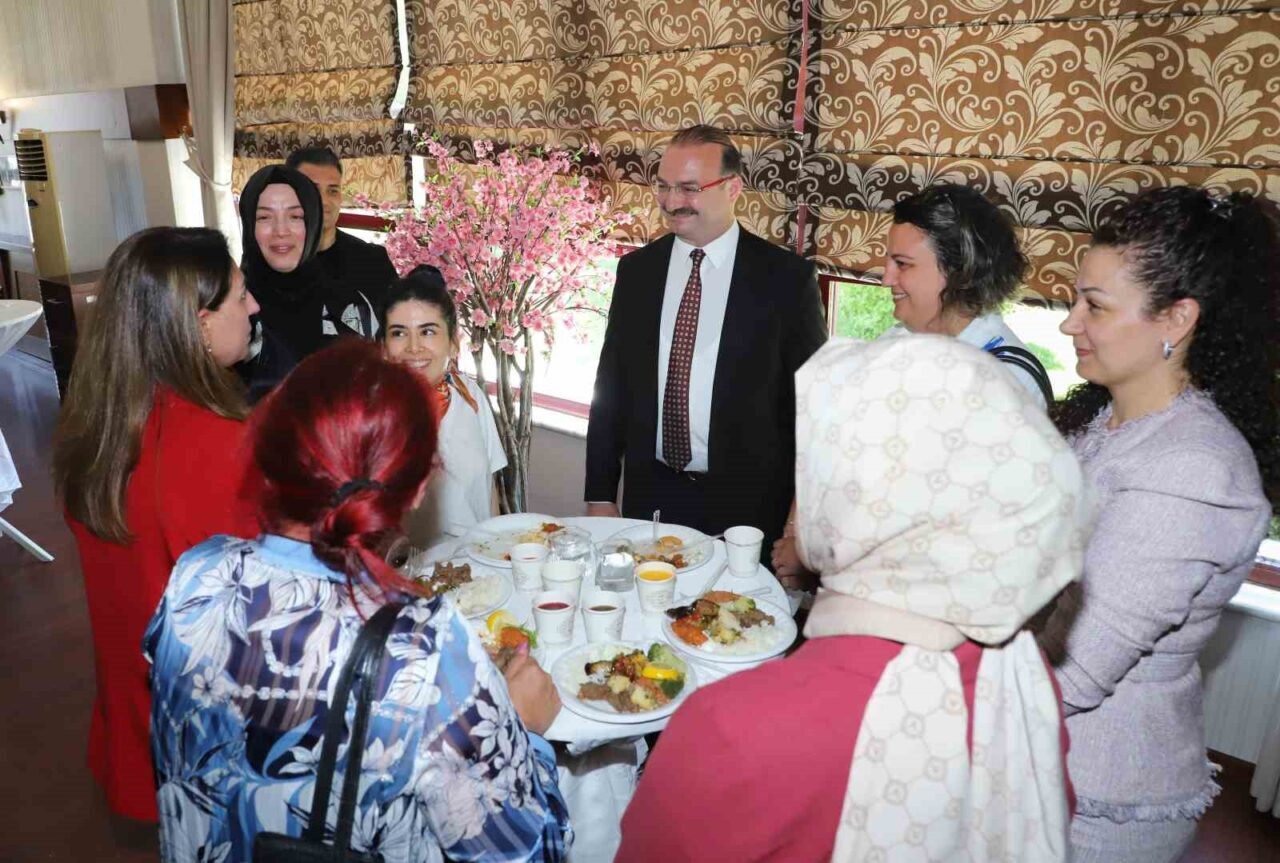Atatürk Üniversitesi’nde bayramlaşma coşkusu