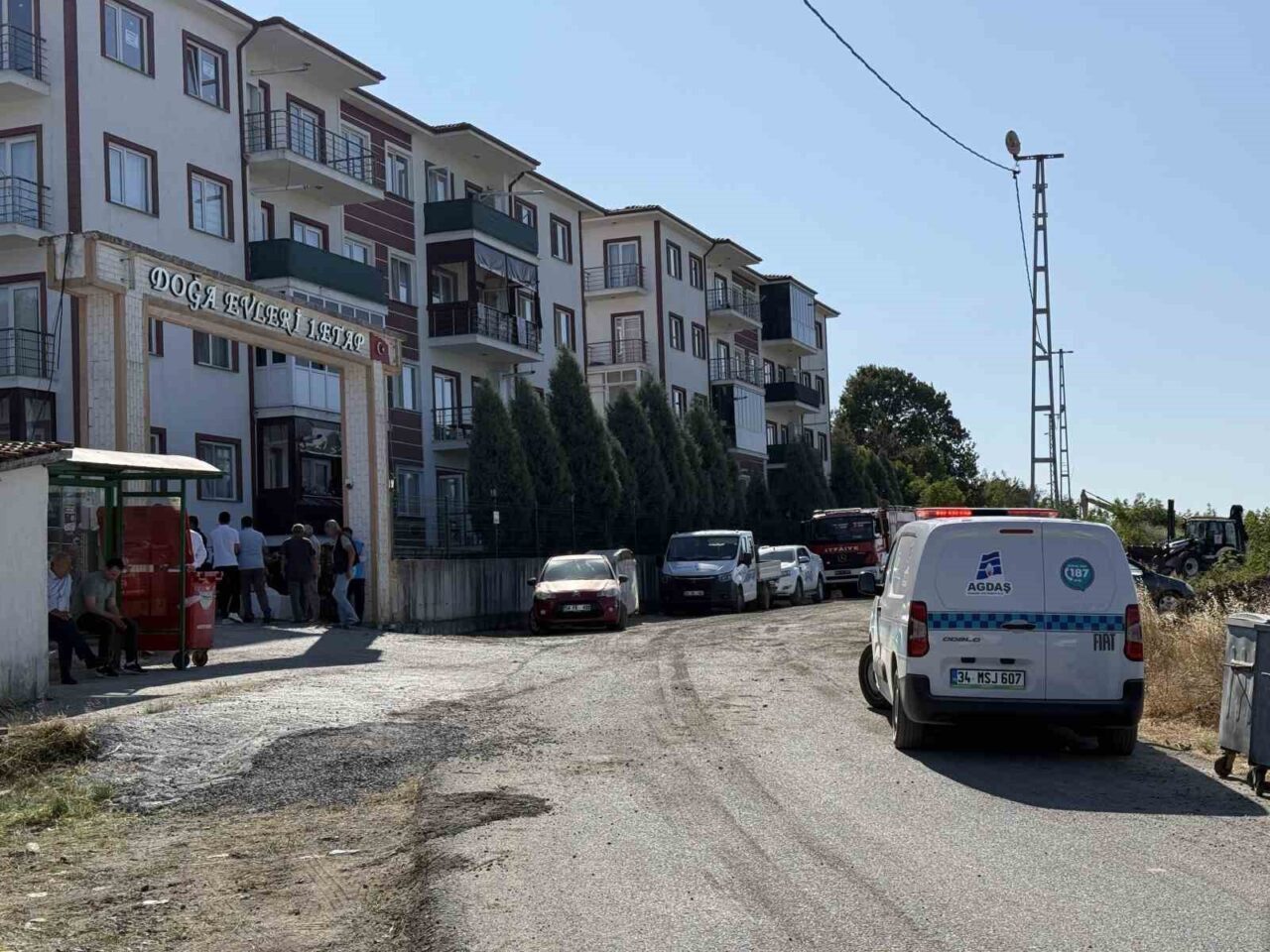 Yangın bölgesindeki bir site tedbir amaçlı tahliye edildi