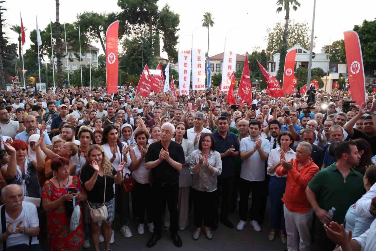 Antalya’da Muhittin Böcek’e destek mitingi