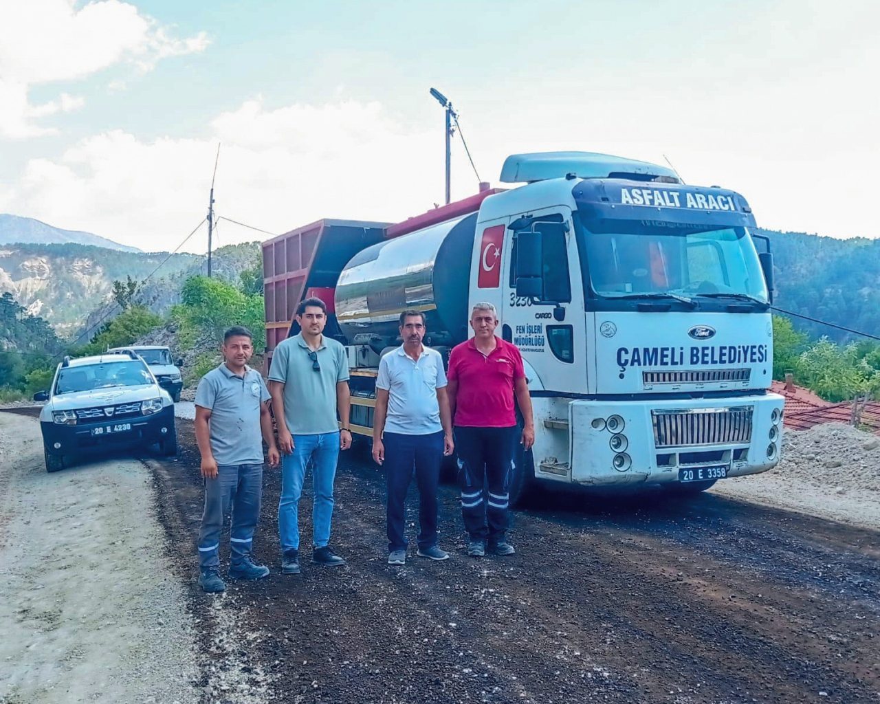 Çameli Belediyesi Emecik Mahallesinin üst yapısını yeniledi