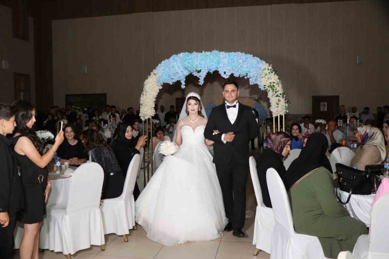 Dilan ve Ömer Çifti Oltu’da dünya evine girdi