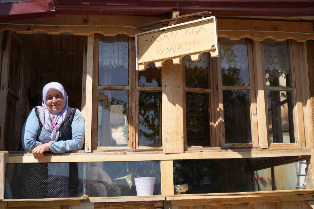 44 yıldır kiracısı olduğu eve gözü gibi bakıyor: “Kendi imkânlarımızla evimizi saray yaptık”