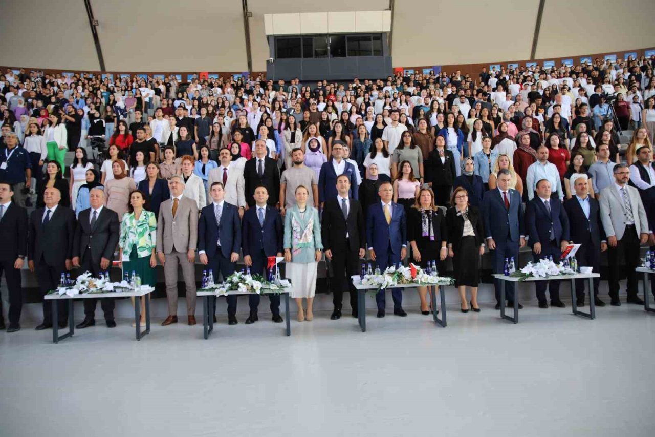 HKÜ’de 2025-2026 Eğitim – Öğretim yılı oryantasyon programı ile başladı
