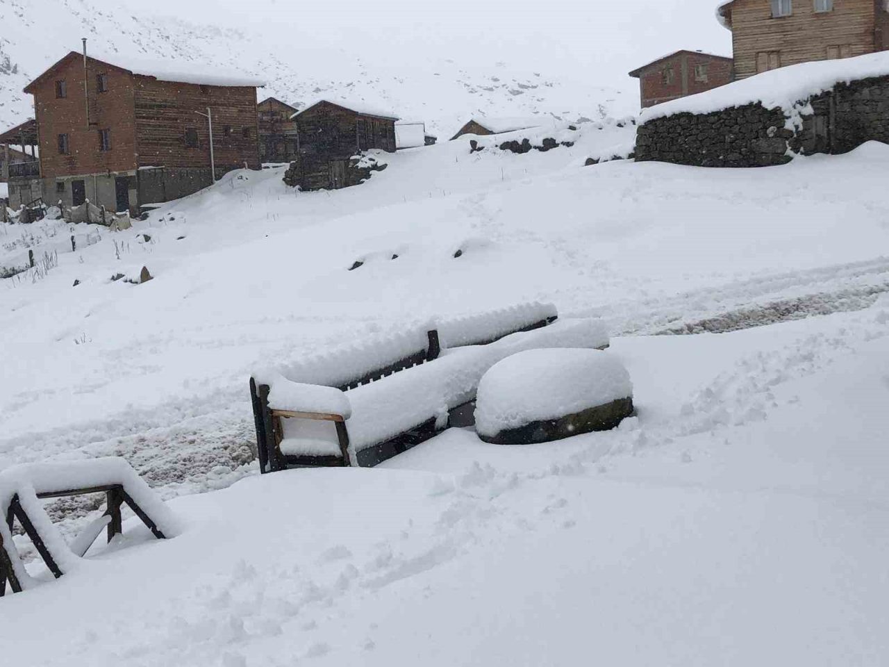 Kaçkar Dağları’nda kar kalınlığı yarım metreye ulaştı