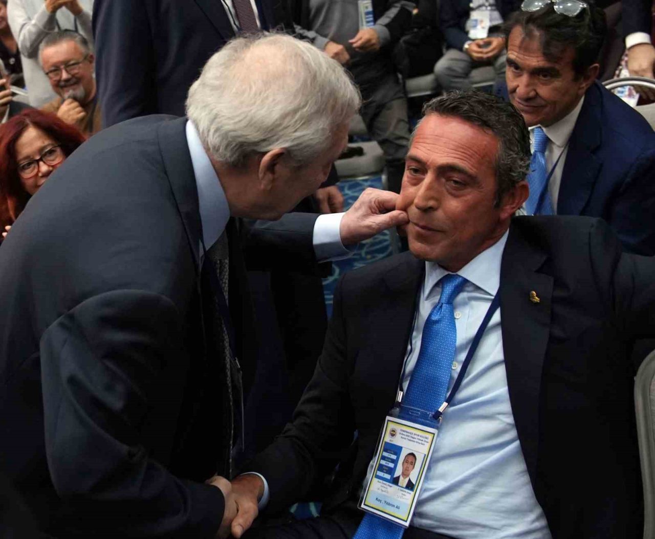 Aziz Yıldırım’dan Ali Koç’a: “Beni unut”