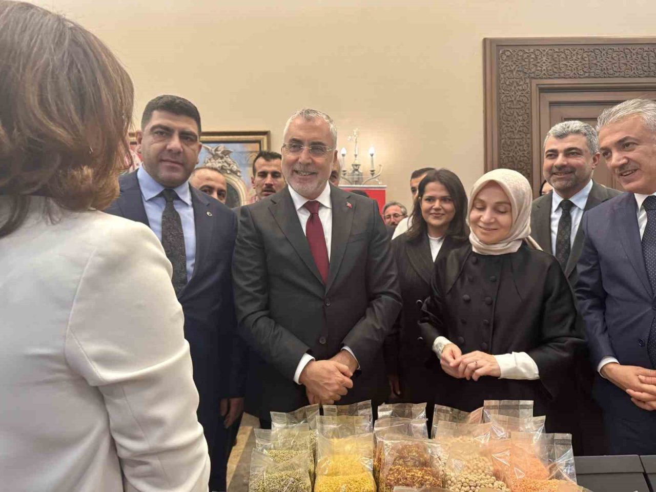 Bakan Işıkhan: “1 milyon 634 bin 56 kadın işe yerleştirildi”