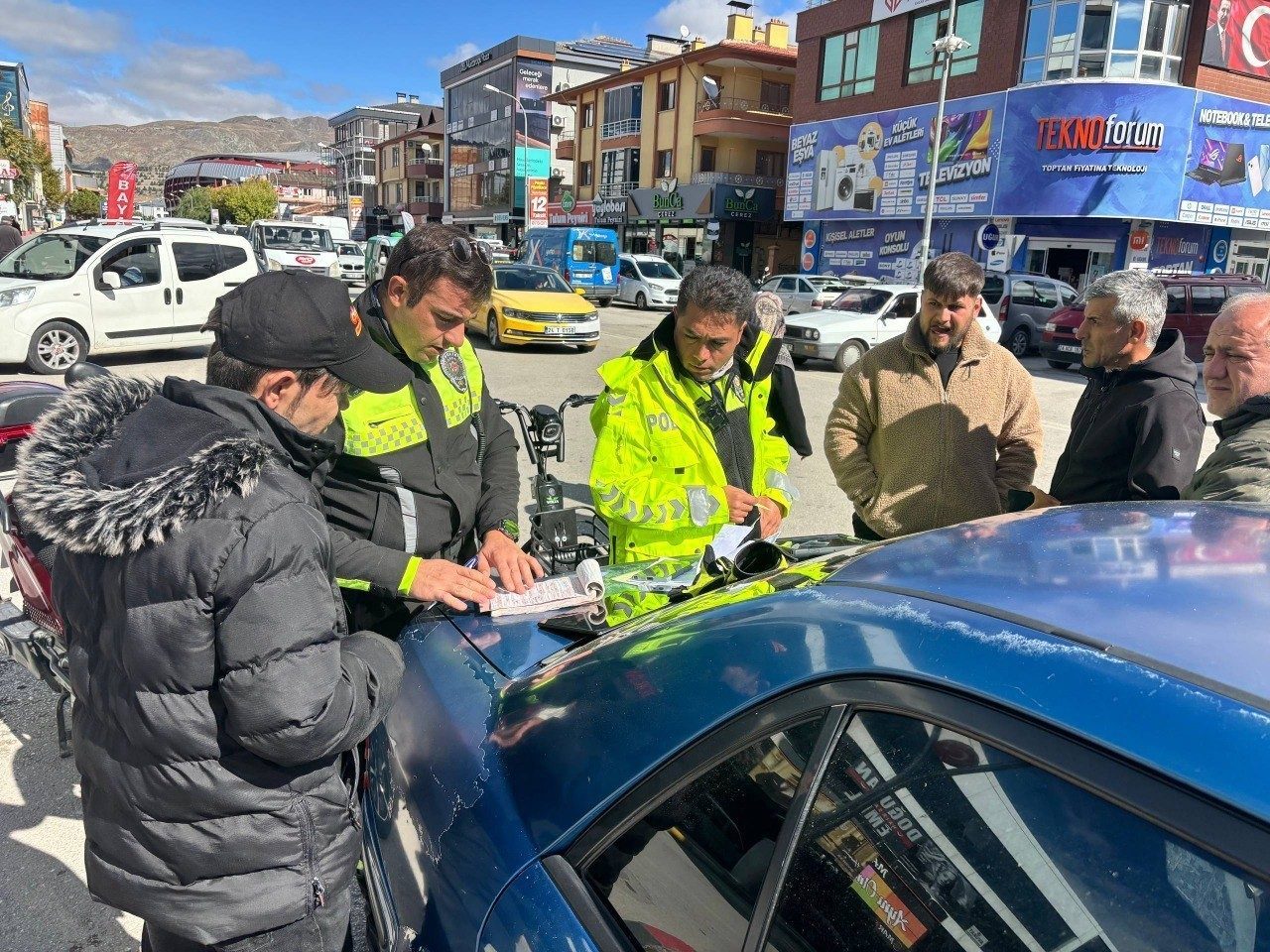 Erzincan’da motosikletlilere sıkı denetim