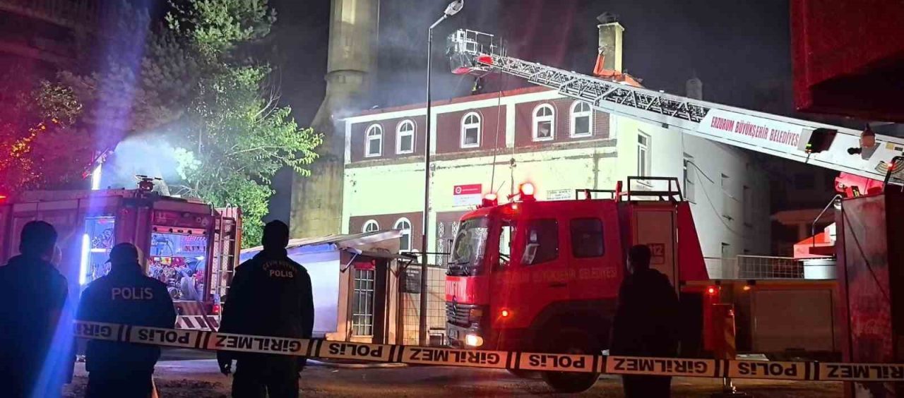 Erzurum’da Cami yangını korkuttu