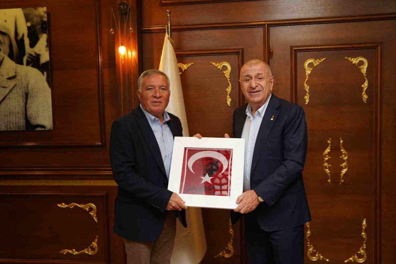 Zafer Partisi lideri Özdağ’dan Başkan Kepenek’e övgü; “Gerçekten kıskandım”