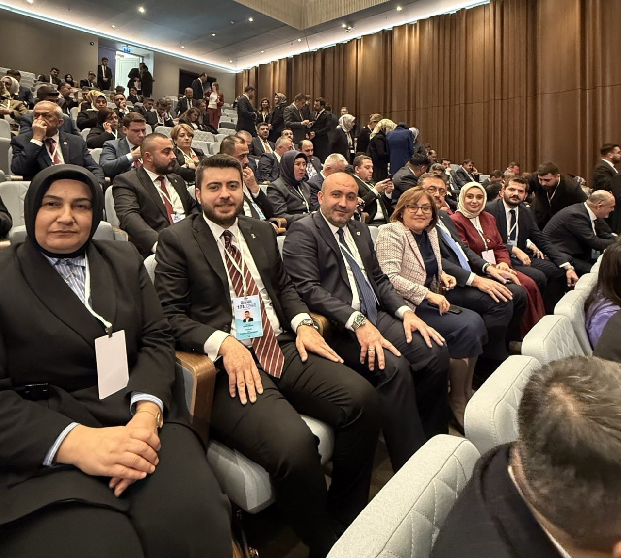 AK Parti Eskişehir Teşkilatı, 175. Genişletilmiş İl Başkanları Toplantısı’na katıldı