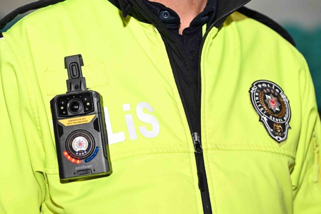 Erzincan’da trafik ekiplerine yeni nesil yaka kamerası eğitimi verildi