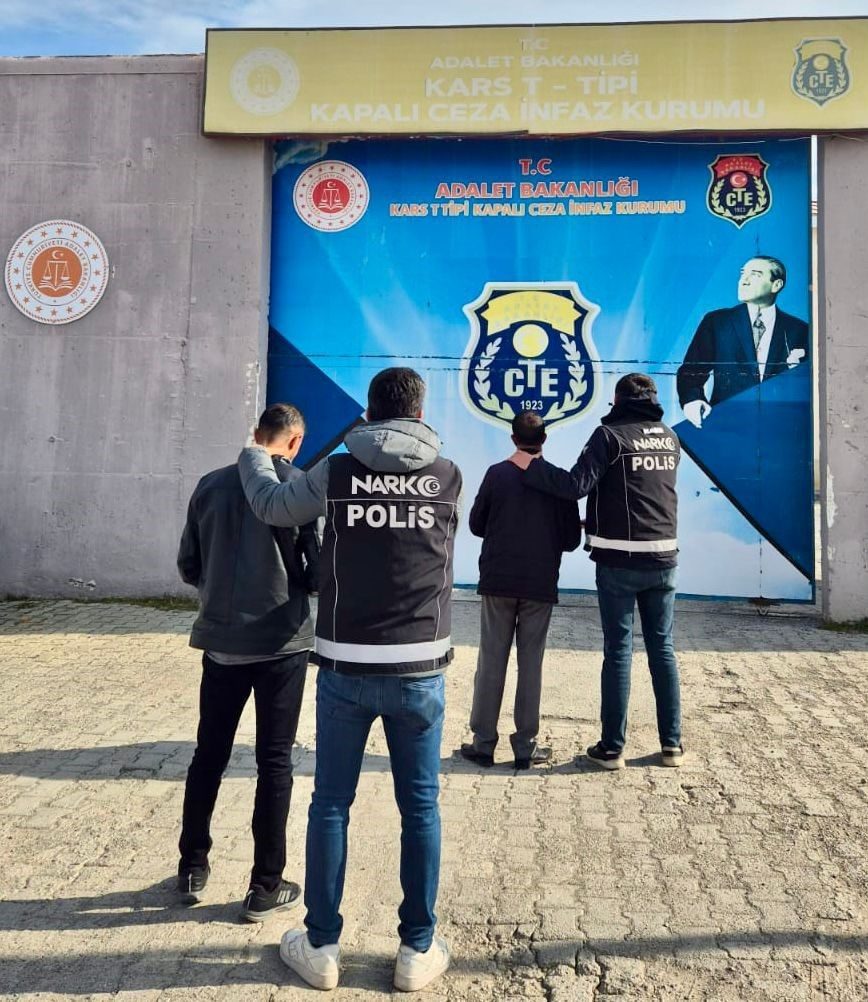 Kars’ta kesinleşmiş hapis cezası bulunan 2 kişi yakalandı