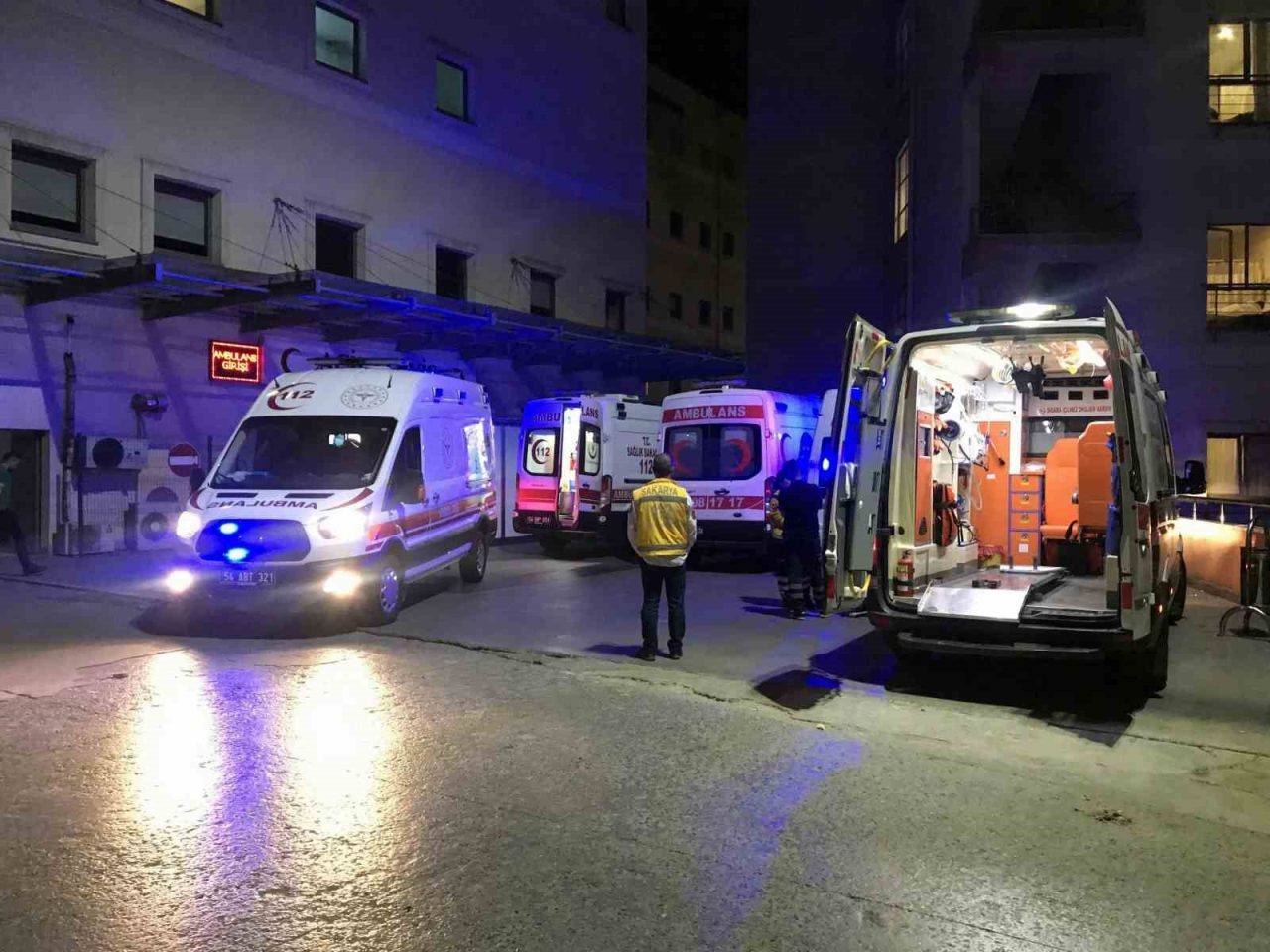 Sakarya’da açık cezaevinde 76 hükümlü yemekten zehirlendi
