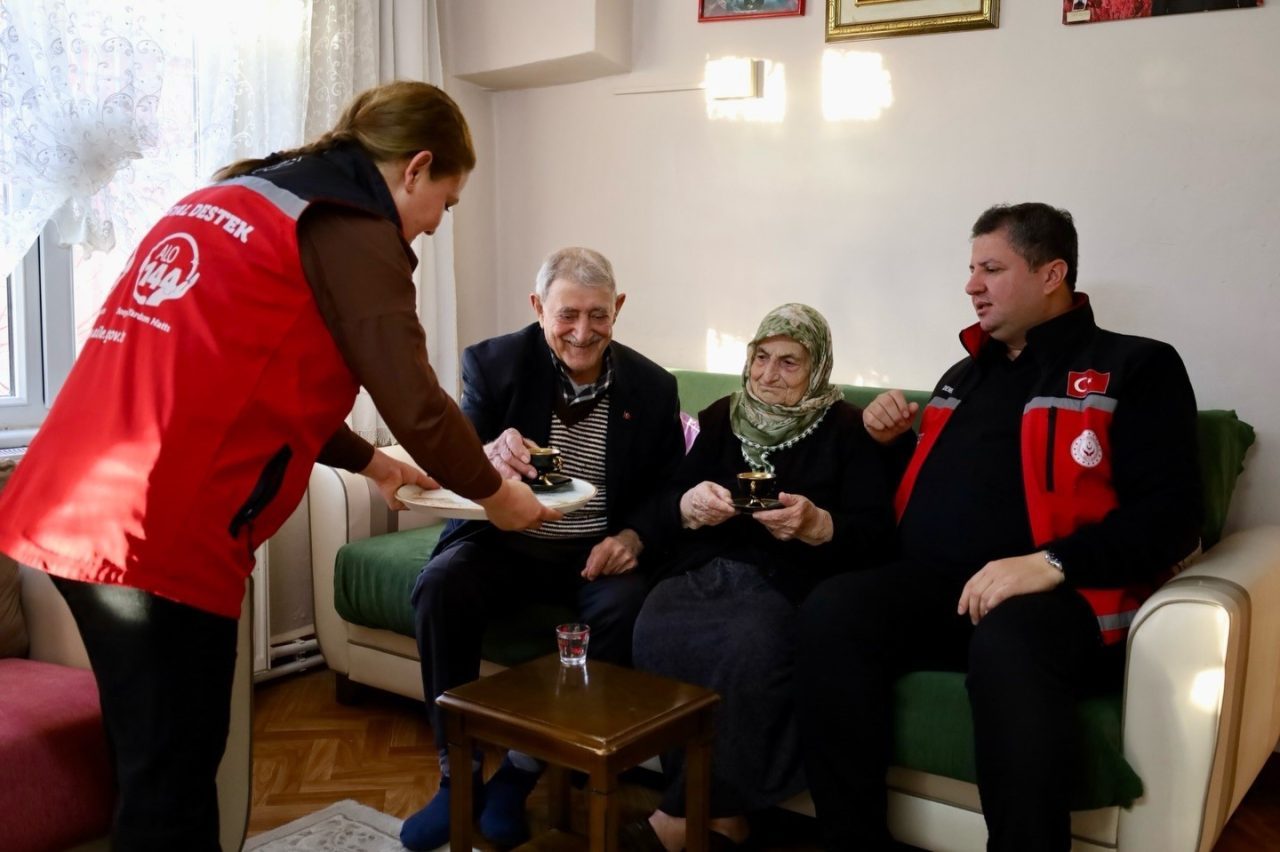 67 yıllık mutluluğa “kahve bahane” ziyareti