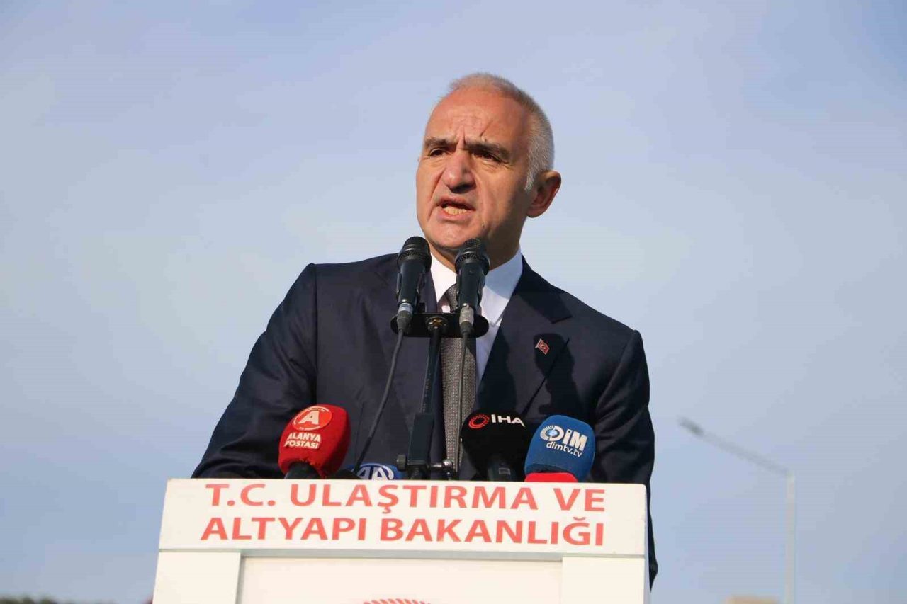 Bakan Ersoy: “Asdendos, Phaselis, Olympos ve özellikle Side antik kentlerinde yürüttüğümüz çalışmalarla tüm dünyanın gıpta ile baktığı bir noktaya geldik”