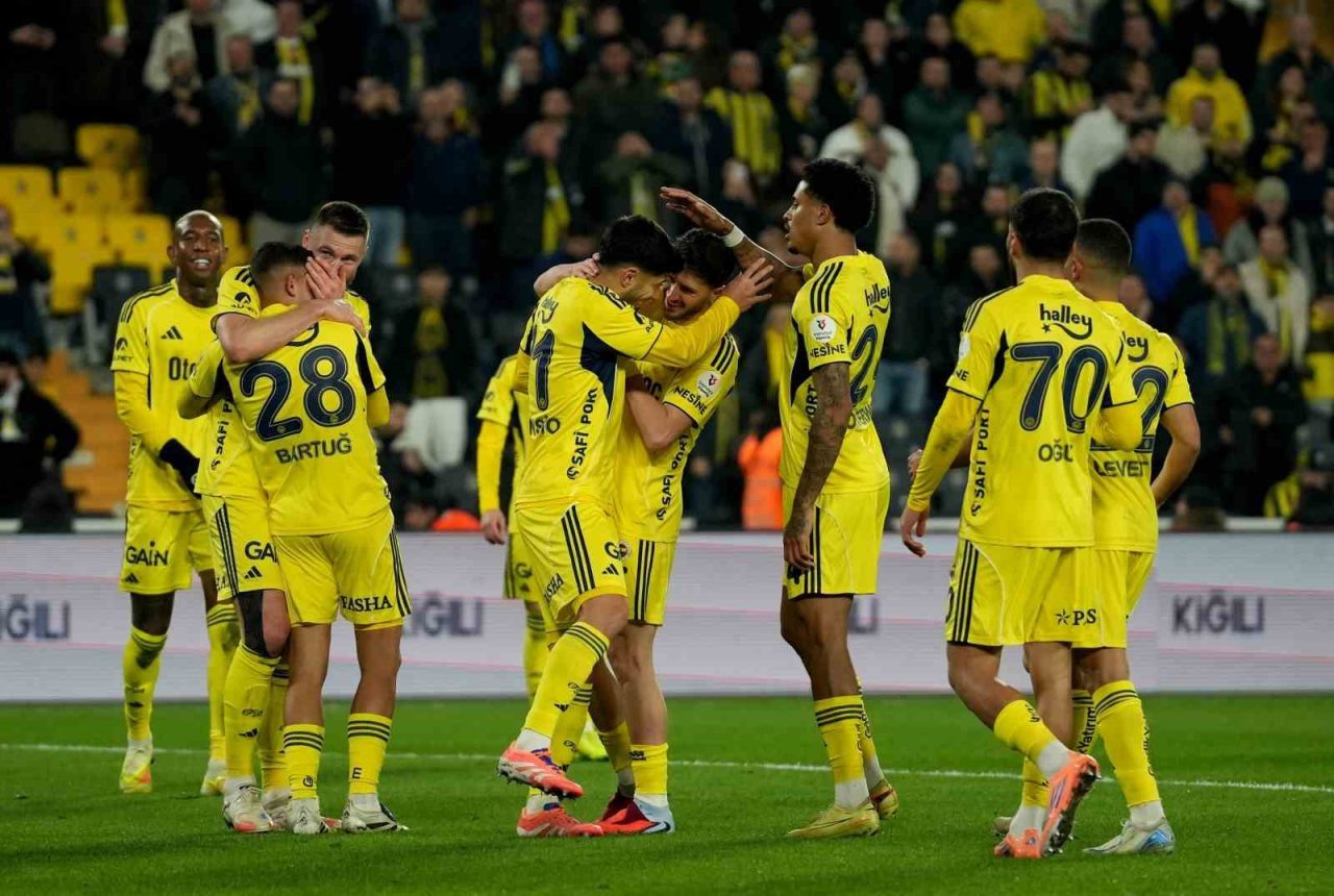 Fenerbahçe, ligde 16. haftayı da namağlup kapattı