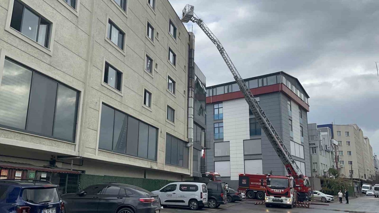 Restoranda yangın alarmı: Otel boşaltıldı, 1 yaralı