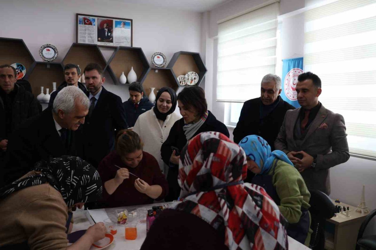 TBMM Komisyonu, Erzurum Engelsiz Yaşam Merkezinde incelemelerde bulundu