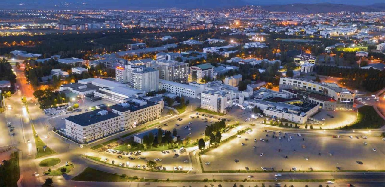 Atatürk Üniversitesi Araştırma Hastanesi’nde bir yılda 1 milyon 300 binin üzerinde  muayene