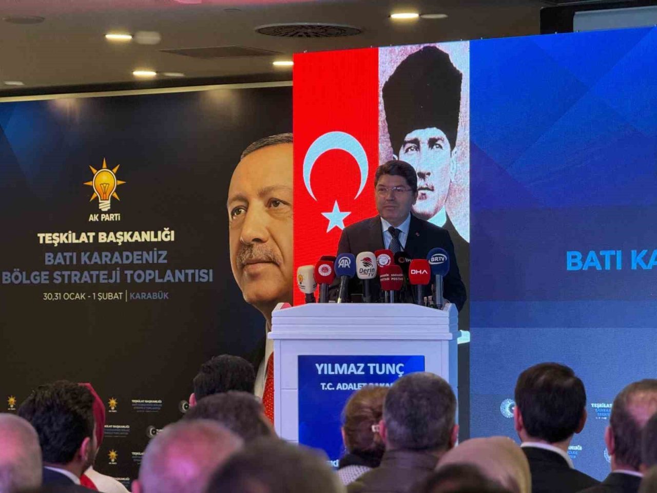 Bakan Tunç’tan Özel’e “Seçimin birinci partisiyiz” tepkisi
