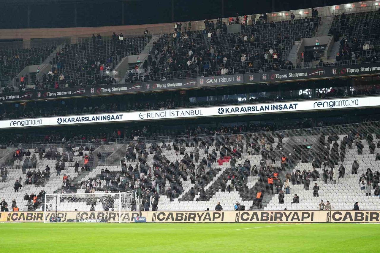 Dolmabahçe’de ‘istifa’ sesleri!